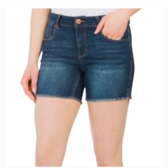 1822 Denim jean shorts women's size 8 - Picture 2 of 9
